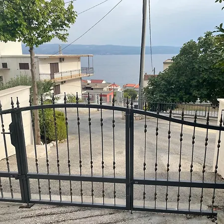 Adria Guest house *